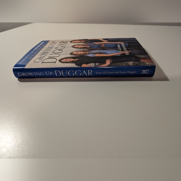 Growing Up Duggar - It's All About Relationships - Hardcover Book - Preowned - Picture 3 of 9